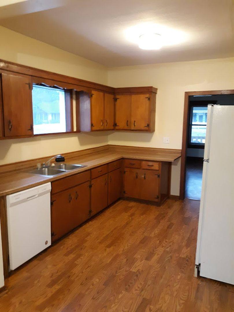 Apartment for rent at 1327 Greenwood Ave, Rockford, IL 61107