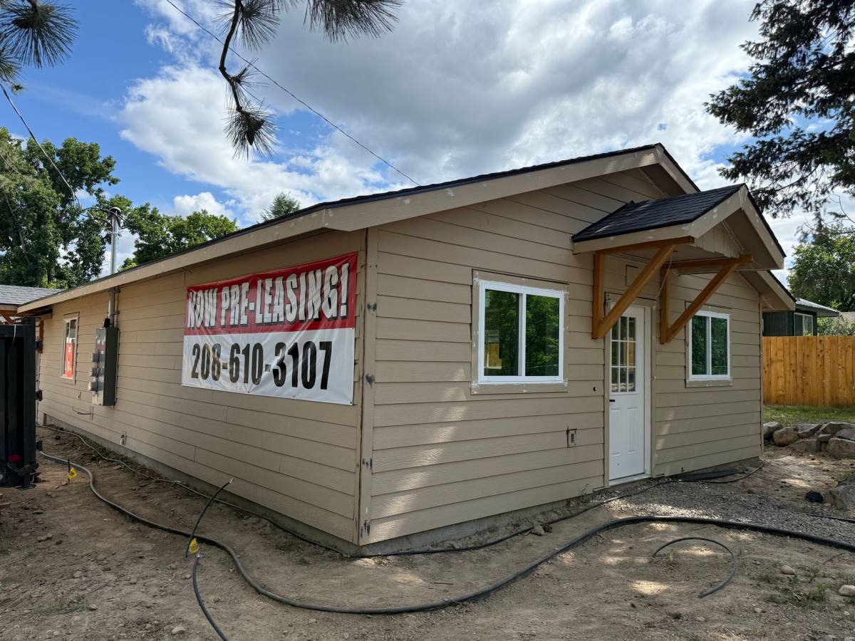 Townhouse for rent at 300 N 2nd St, Springdale, WA 99173
