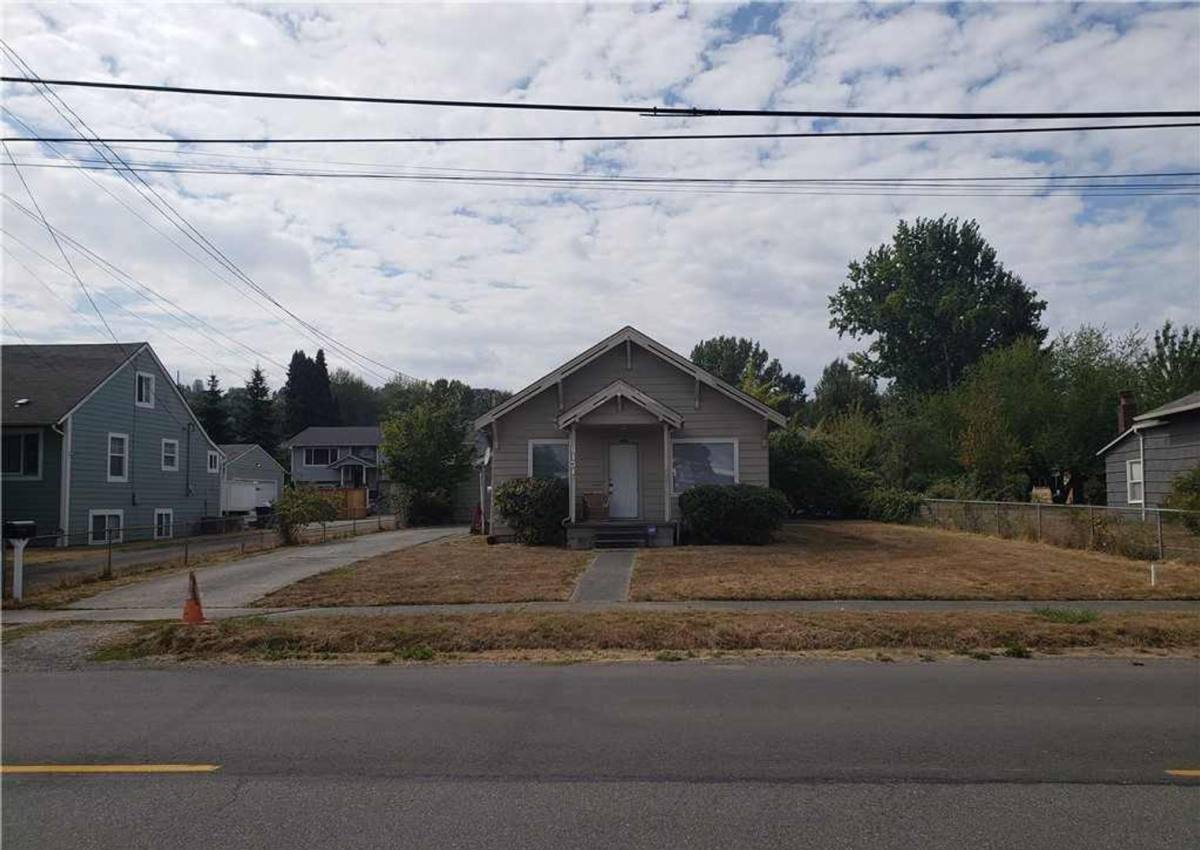 House for rent at 9133 8th Ave S, Seattle, WA 98108
