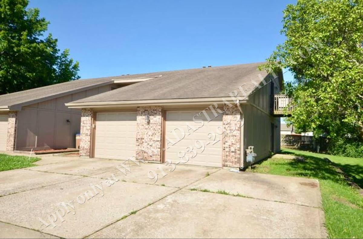 Apartment for rent at 404 Sky Vue Dr, Raymore, MO 64083