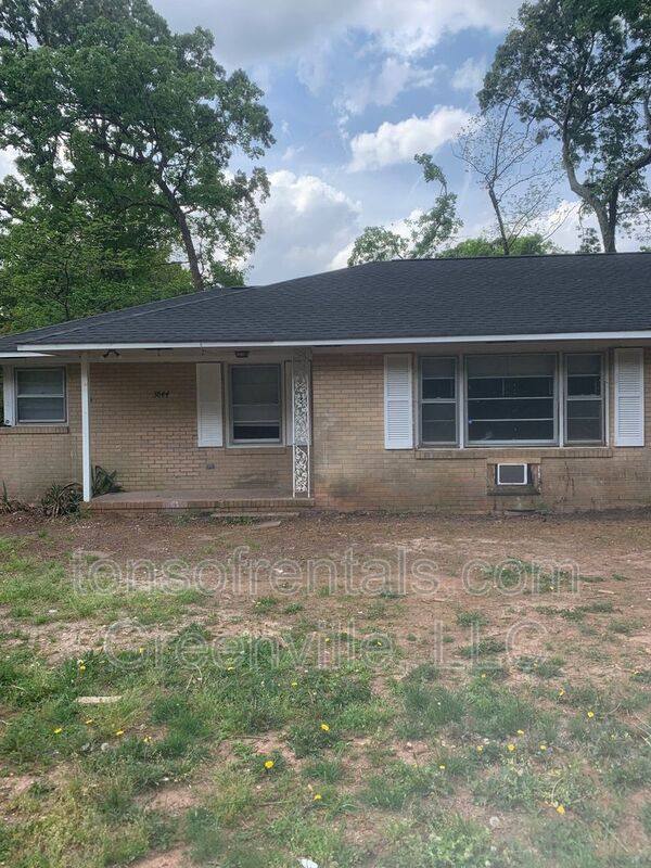 Apartment for rent at 3844 S Pine St, Spartanburg, SC 29302