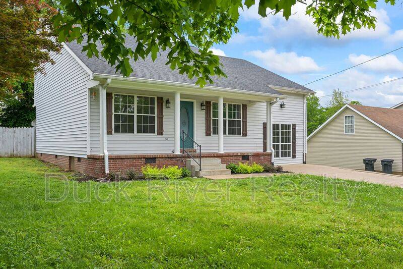 House for rent at 1712 University Dr, Columbia, TN 38401