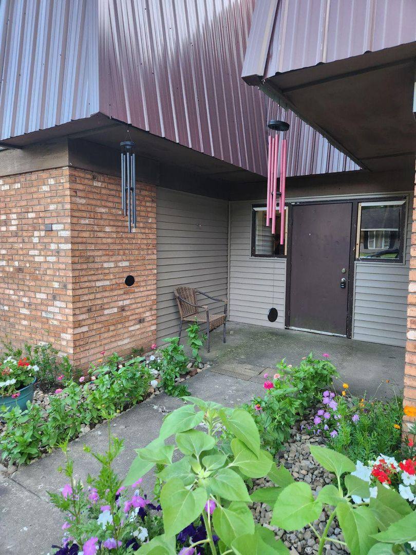 Apartment for rent at 4902 Brookwood Rd, Youngstown, OH 44512