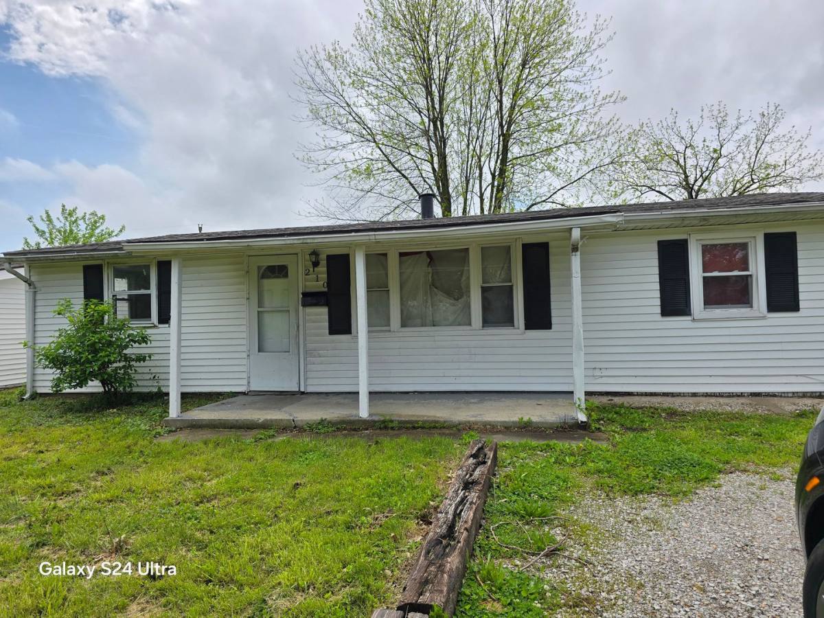 House for rent at 210 Saint Christopher, East Saint Louis, IL 62206