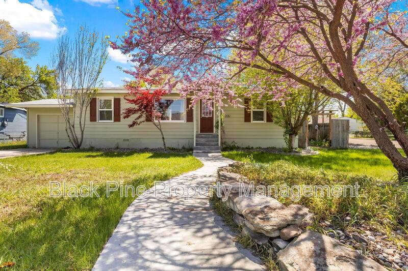 House for rent at 221 W Elm St, Caldwell, ID 83605