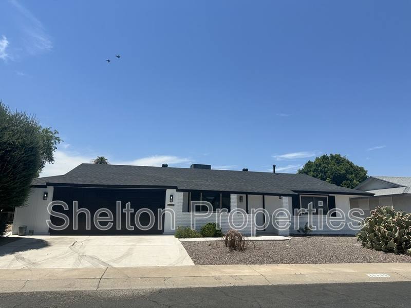House for rent at 10806 W Camelot Circle, Sun City, AZ 85351