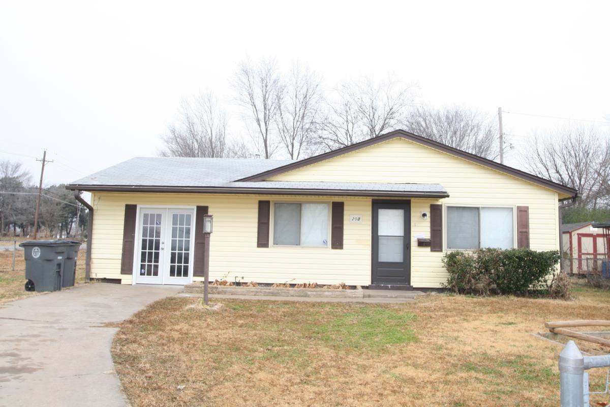 House for rent at 203 E 57th Place N, Tulsa, OK 74126