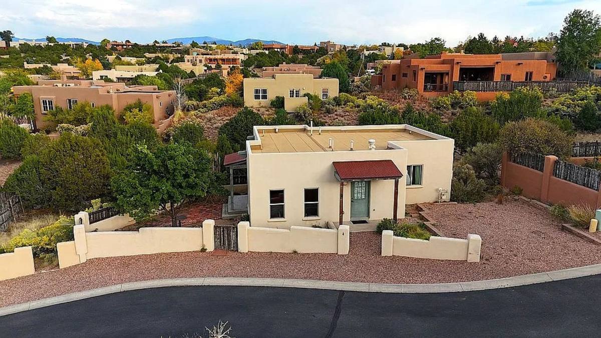House for rent at 4 Calle De Las Casas #21, Santa Fe, NM 87506
