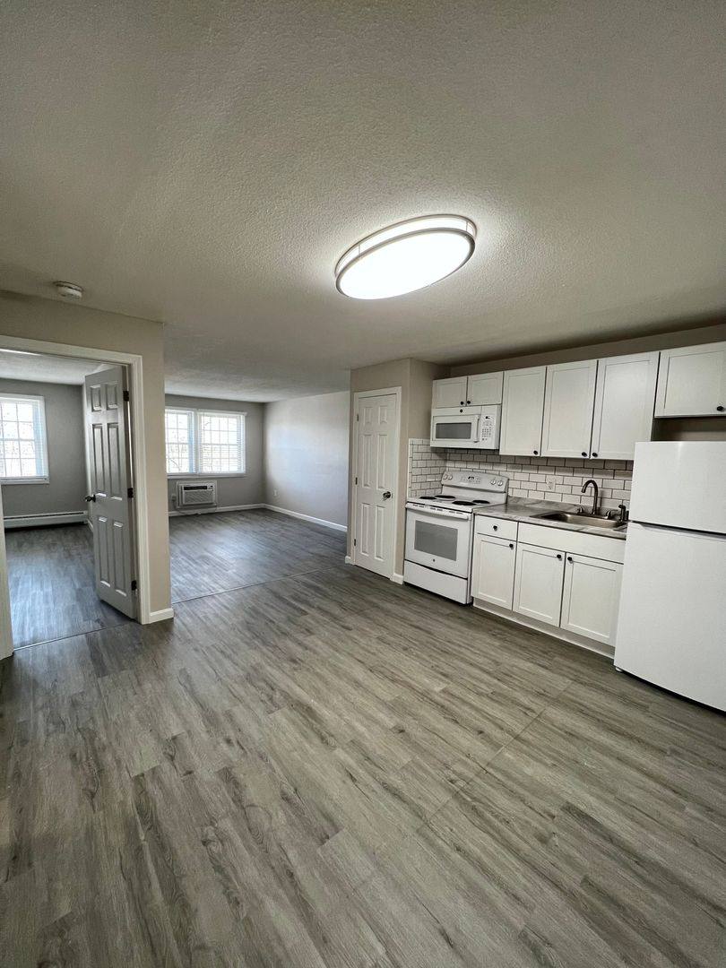Apartment for rent at 90 Ridgewood Lane, Gardner, MA 01440