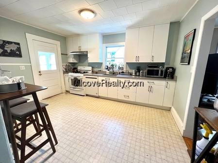 Apartment for rent at 65 Willow Ave #2, Somerville, MA 02144