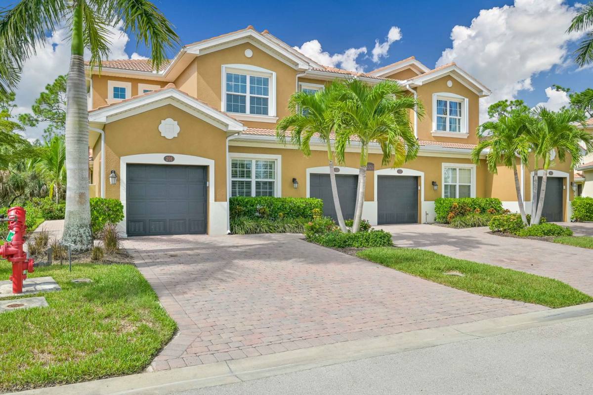 Townhouse for rent at 18324 Creekside Preserve Loop, Fort Myers, FL 33908