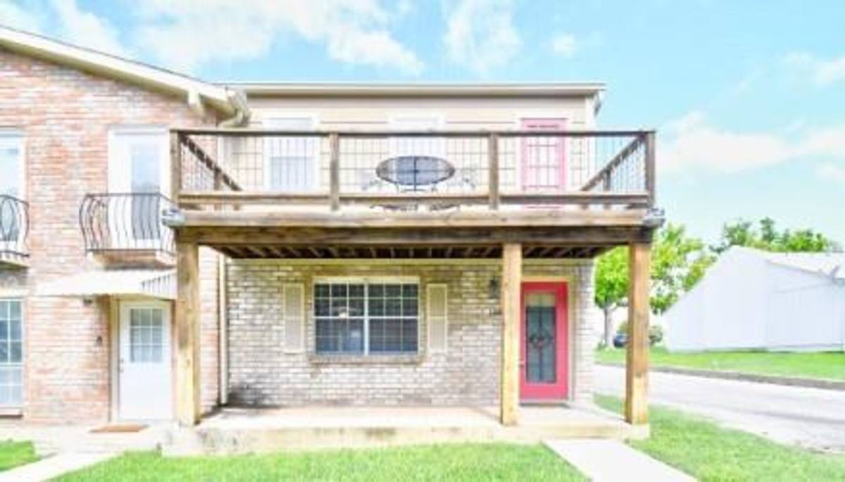 House for rent at 1944 Leslie Dr, Kerrville, TX 78028