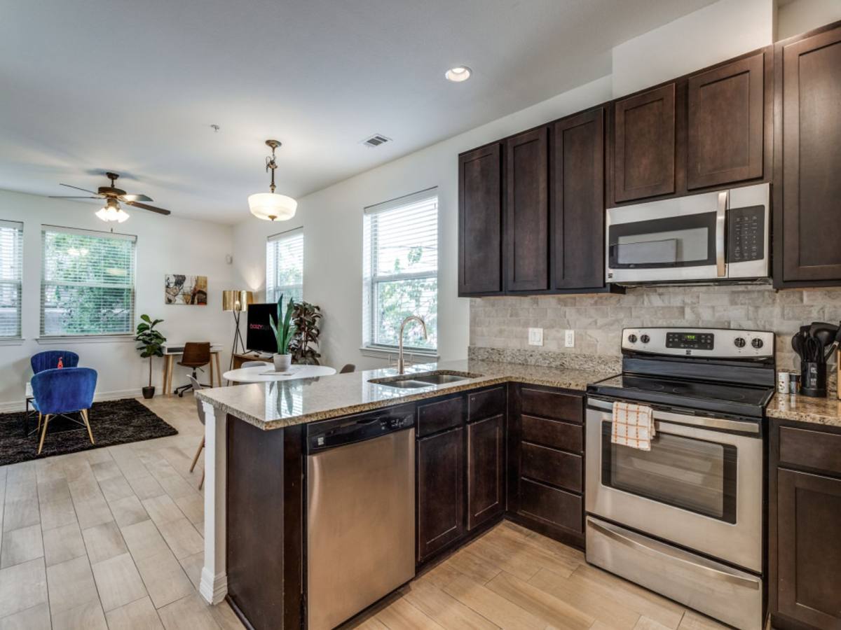 Townhouse for rent at 501 W 30th St, Austin, TX 78705