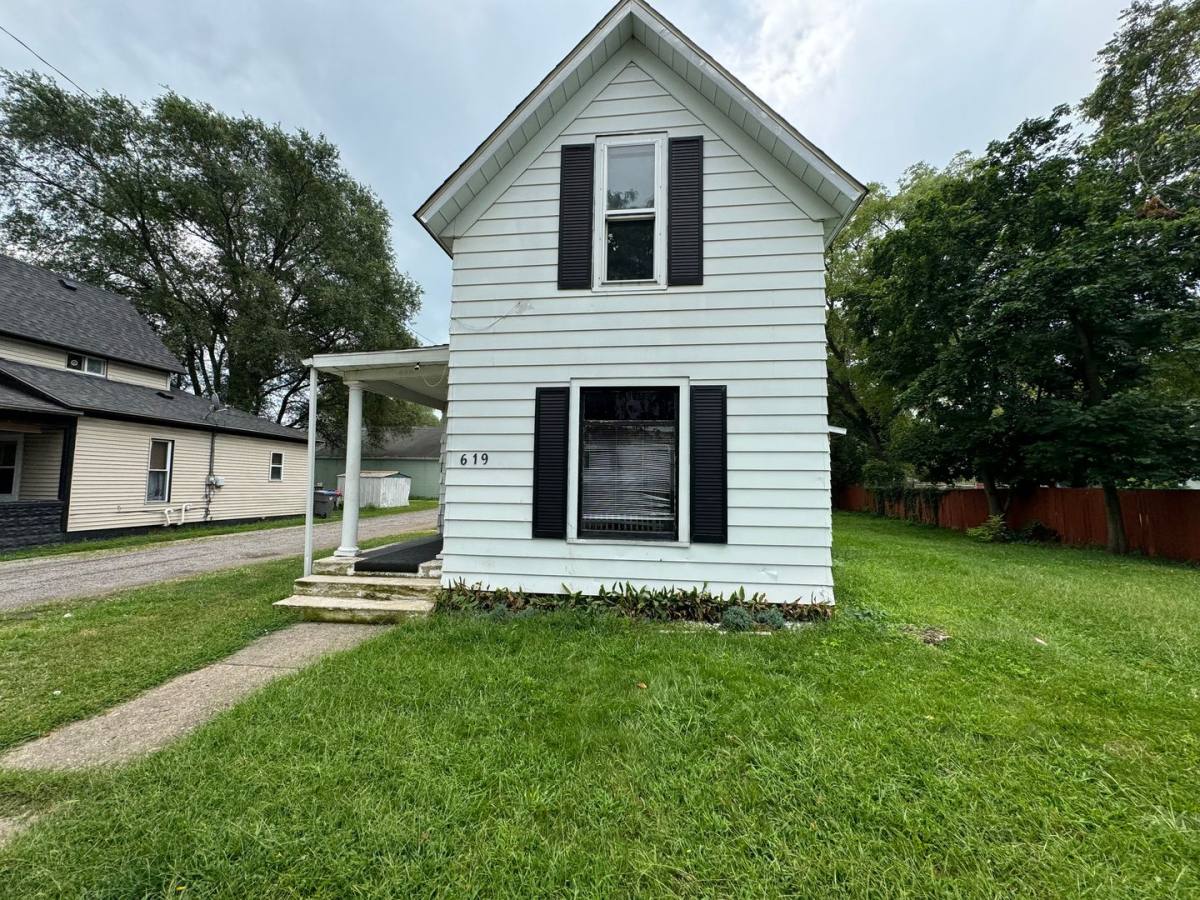 House for rent at 619 W Indiana Ave #1, Elkhart, IN 46516