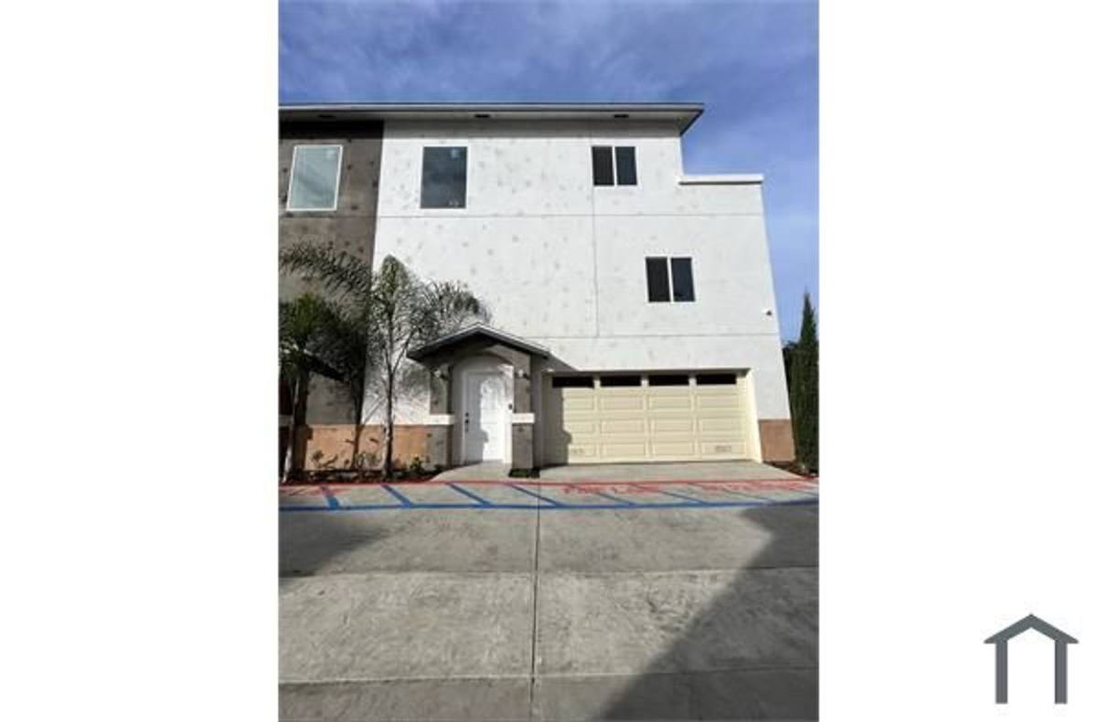 Apartment for rent at 4704 Florence Ave, Bell Gardens, CA 90201