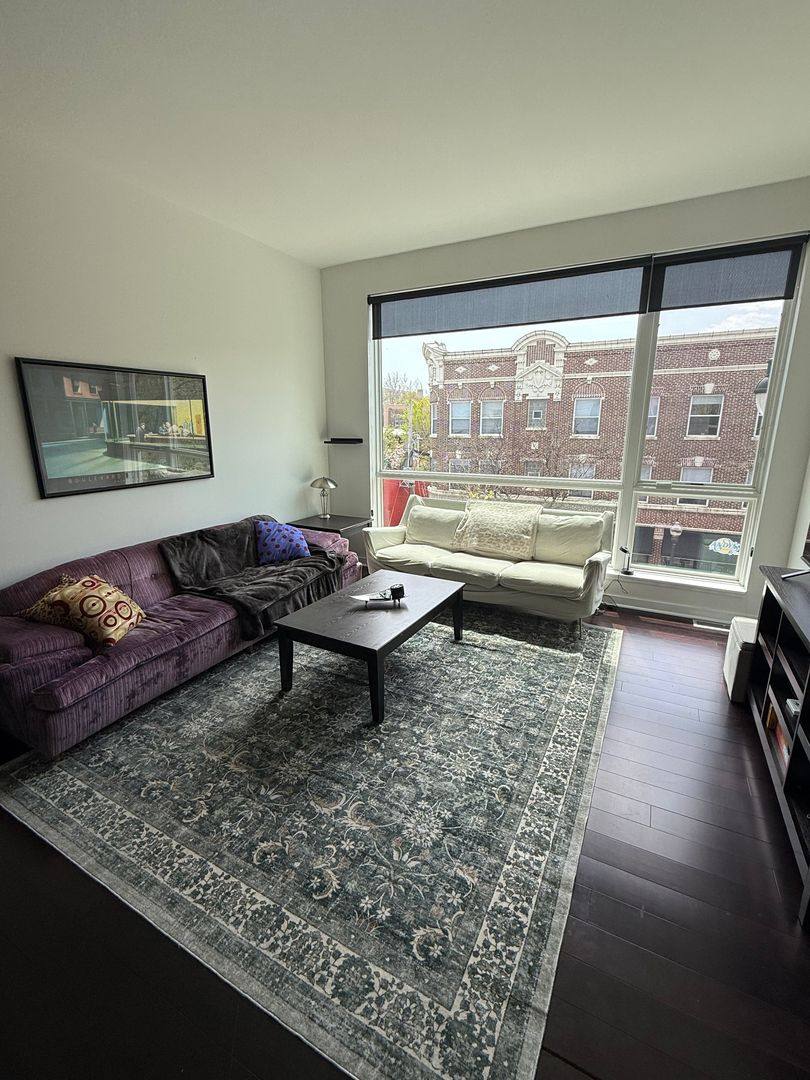 Apartment for rent at 1244-1246 W Devon Ave, Chicago, IL 60660