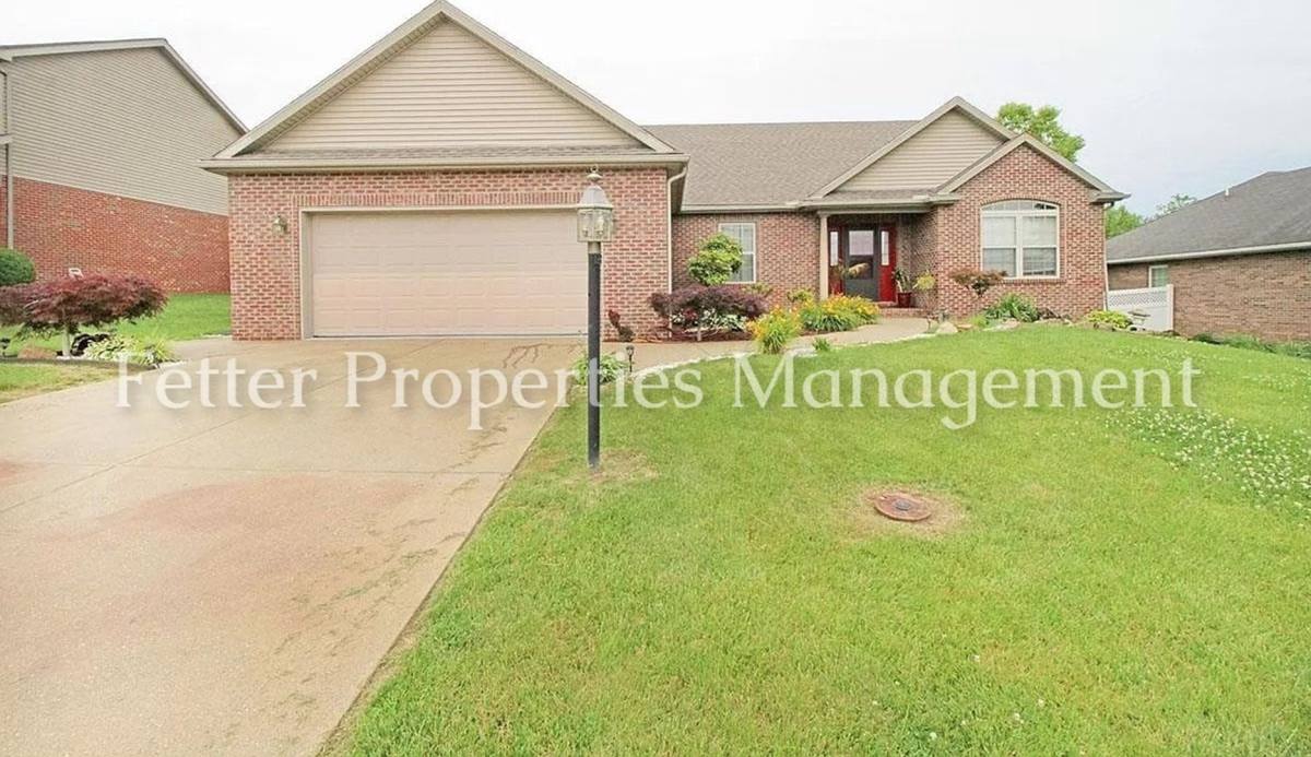 House for rent at 9220 Harlie Court, Evansville, IN 47711