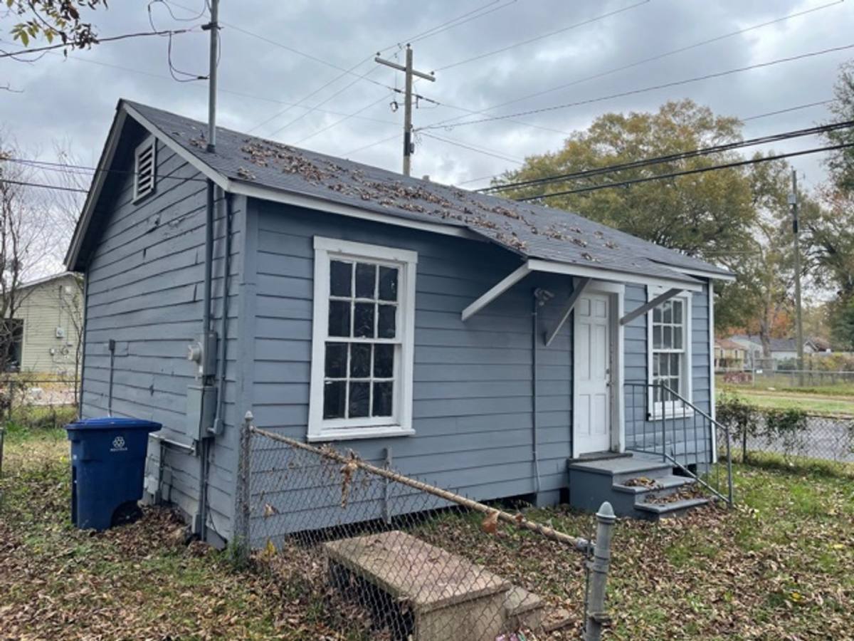House for rent at 2700 1 2 Murray, Shreveport, LA 71108