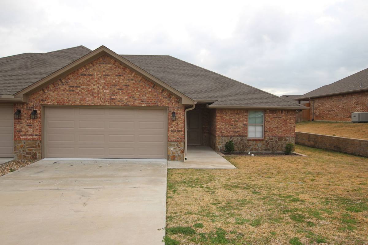 Townhouse for rent at 6307 Villa Rosa Way, Tyler, TX 75707