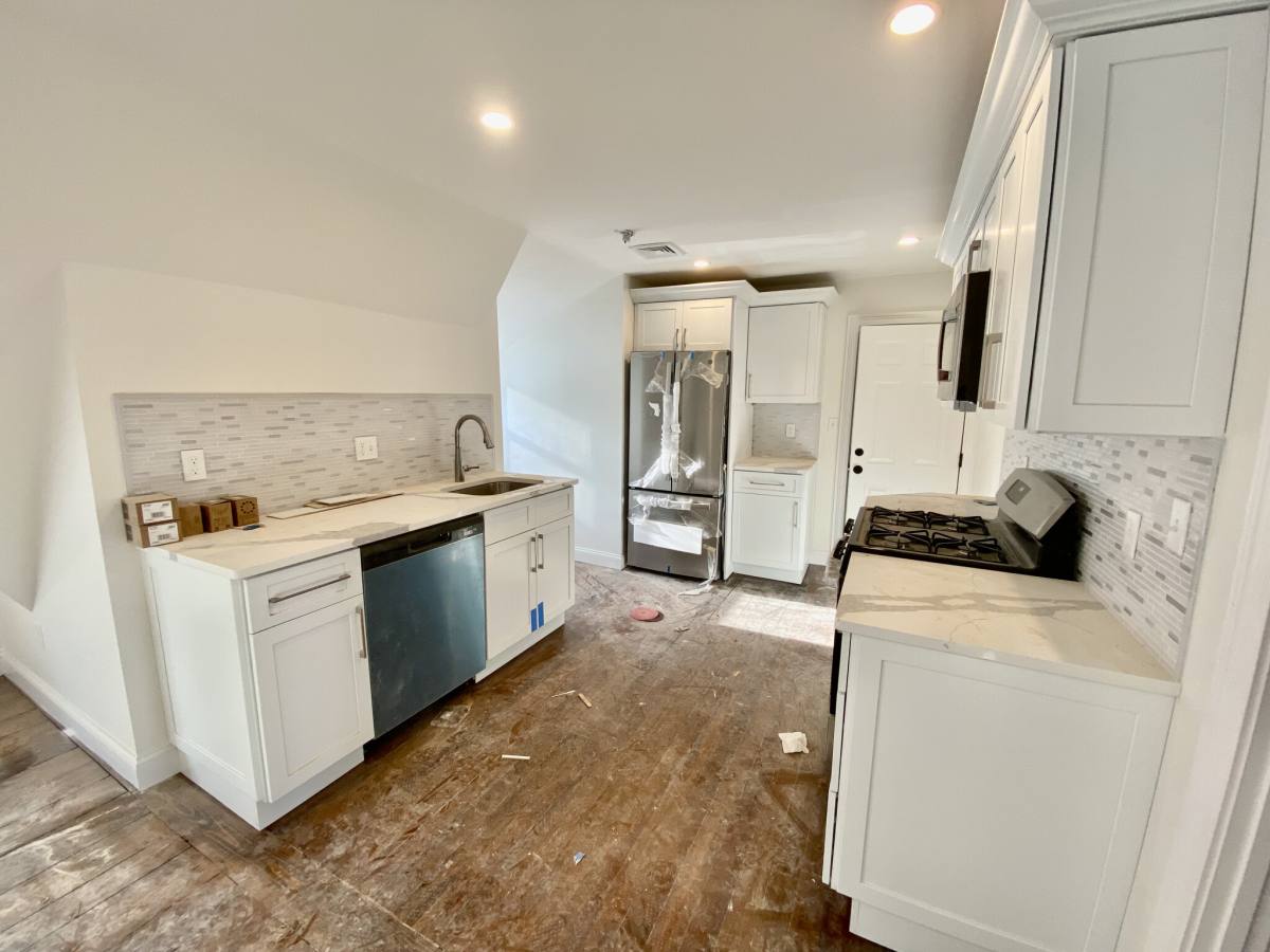 Apartment for rent at 19-21 Bellevue #3, Waltham, MA 02453