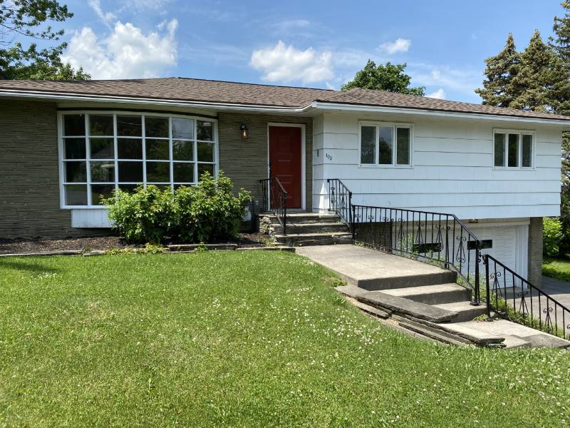 House for rent at 102 Chaumont Dr, Syracuse, NY 13209