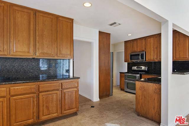 House for rent at 13958 Peach Grove St, Sherman Oaks, CA 91423