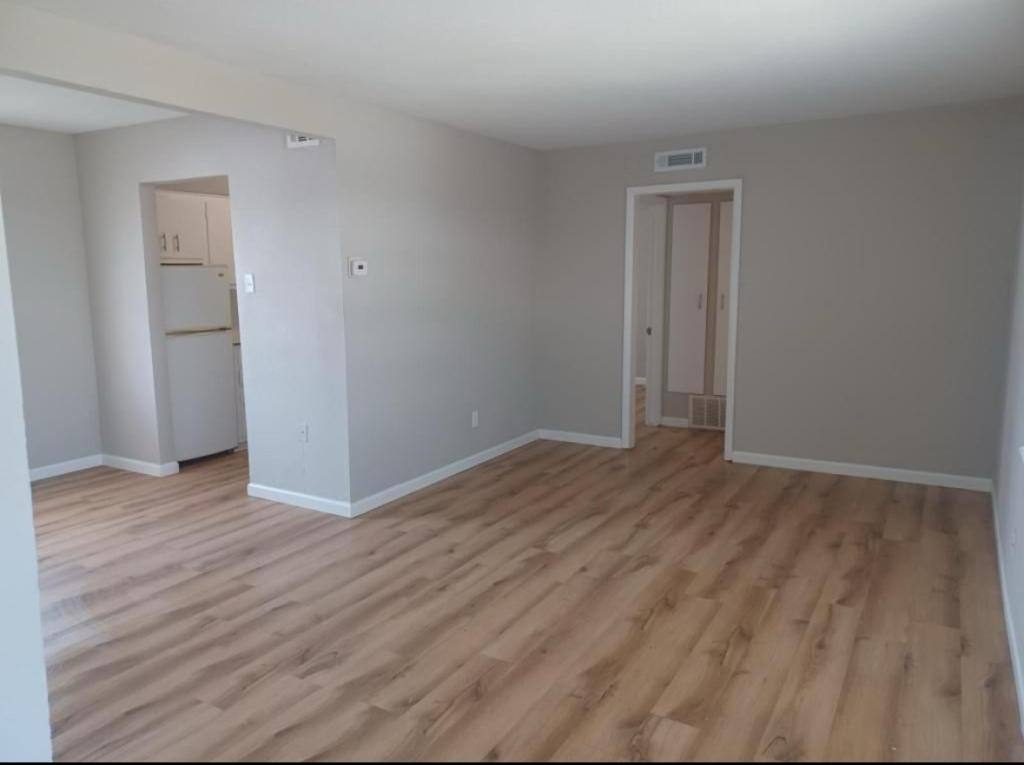Apartment for rent at 306 13th Ave NE, Miami, OK 74354