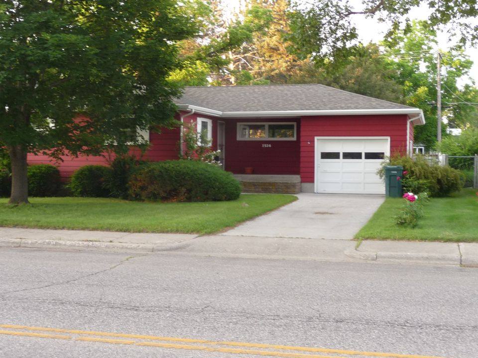 House for rent at 1516 Parkhill Dr, Billings, MT 59102
