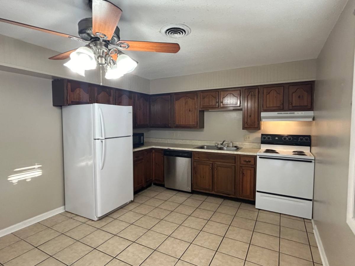 Townhouse for rent at 917 Davis Blvd #8, Sikeston, MO 63801
