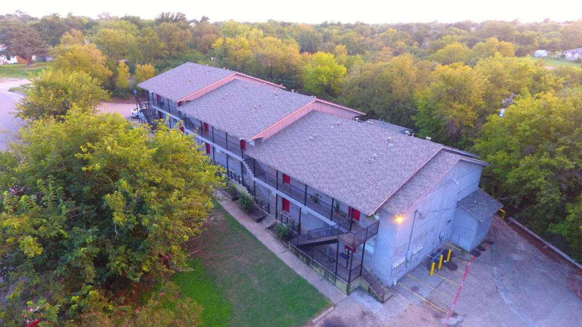 Apartment for rent at 3200 Lake Como Dr, Fort Worth, TX 76107