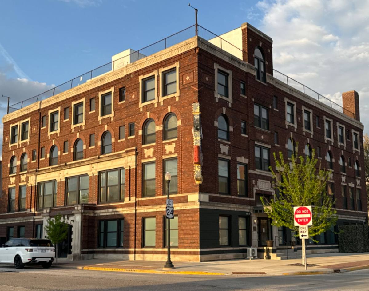 Apartment for rent at 133 S 4th St, Quincy, IL 62301