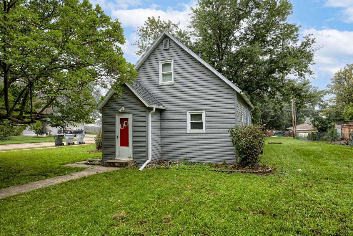 House for rent at 153 S Scott St, Gretna, NE 68028