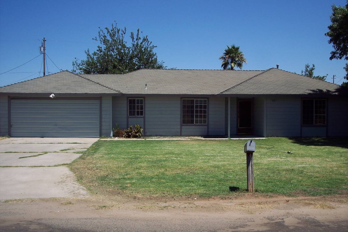 House for rent at 25831 Temple, Madera, CA 93638