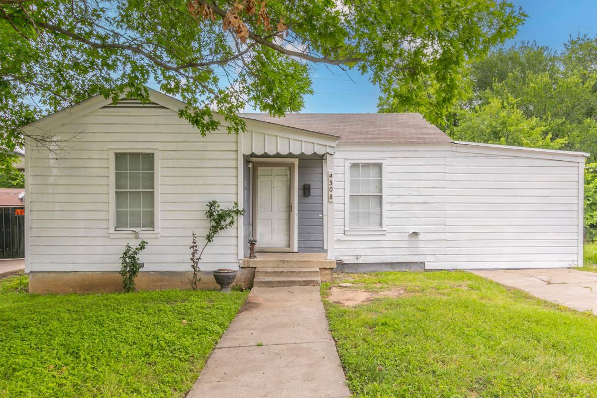 House for rent at 4308 Wabash Ave, Fort Worth, TX 76133