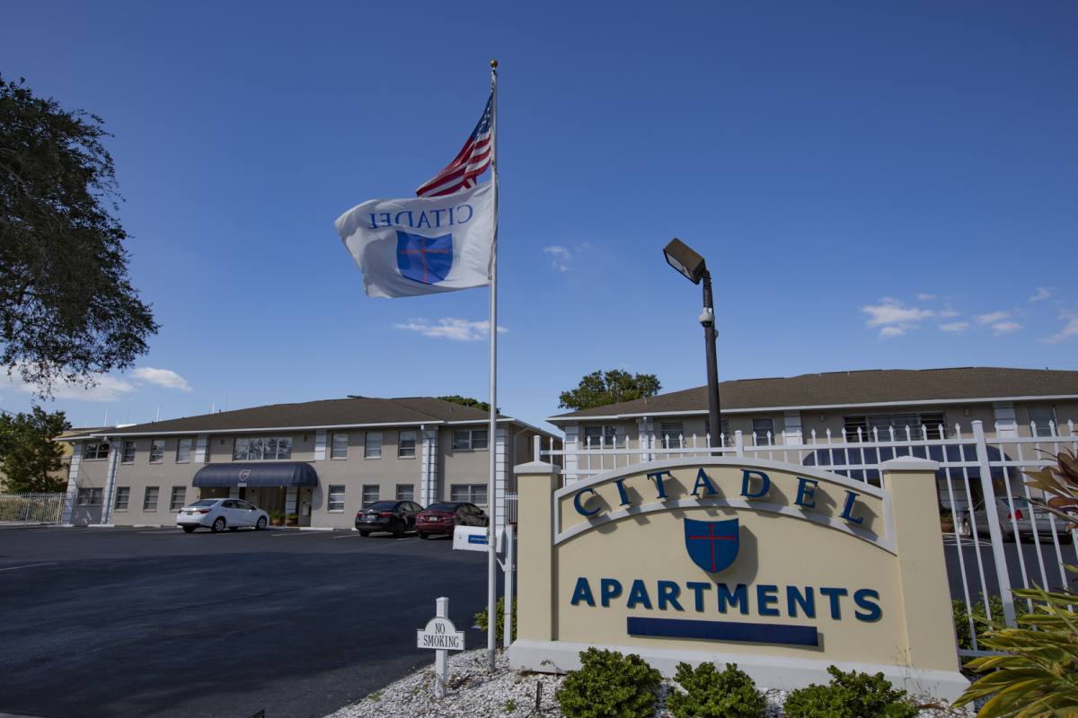 Apartment for rent at 2045 Hyde Park St, Sarasota, FL 34239