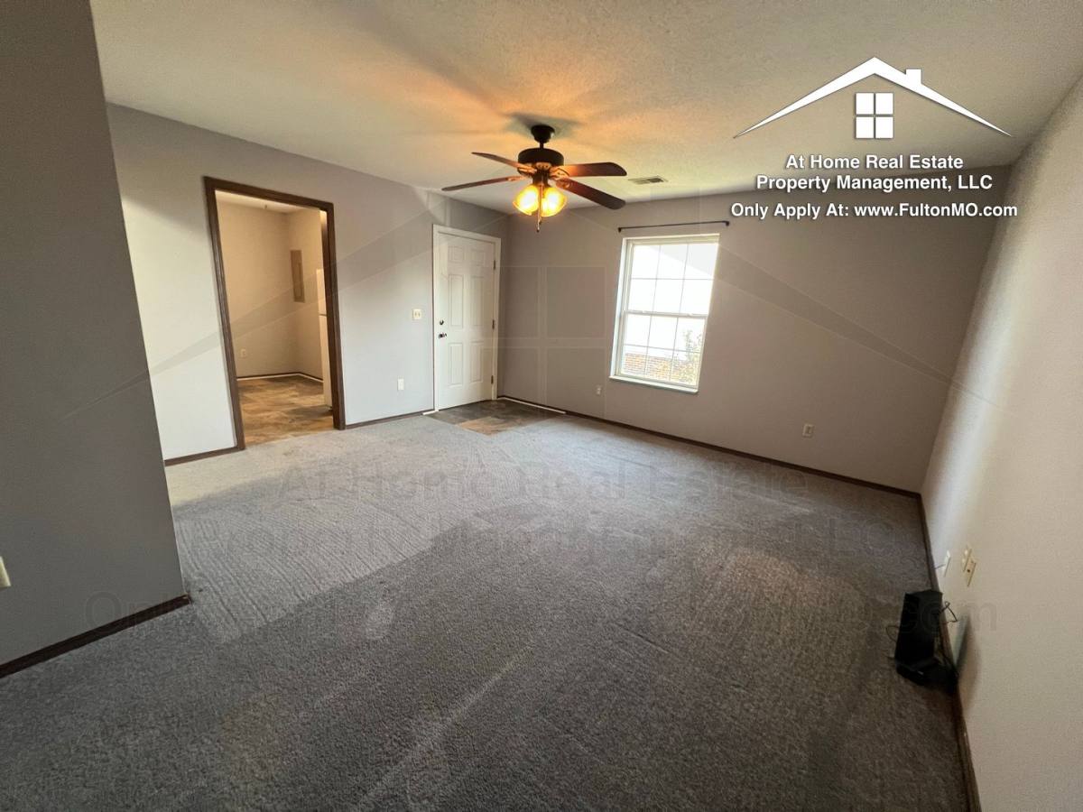 Apartment for rent at 543 Collier Lane, Fulton, MO 65251
