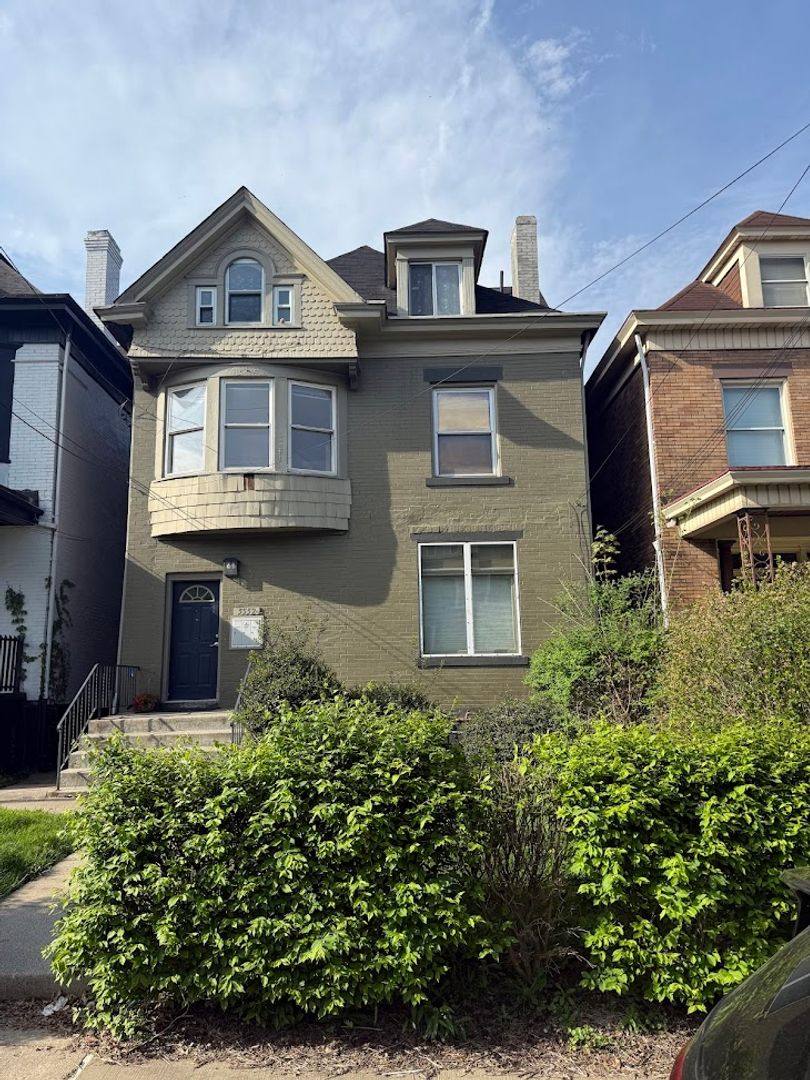 Apartment for rent at 5552 Avondale Place, Pittsburgh, PA 15206