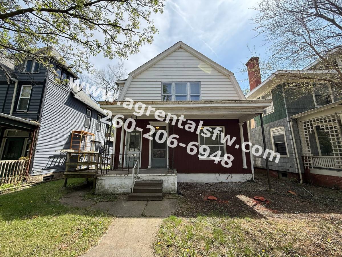House for rent at 911 W Creighton Ave, Fort Wayne, IN 46807