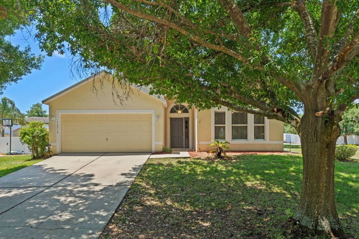 House for rent at 16316 Meredrew Lane, Clermont, FL 34711
