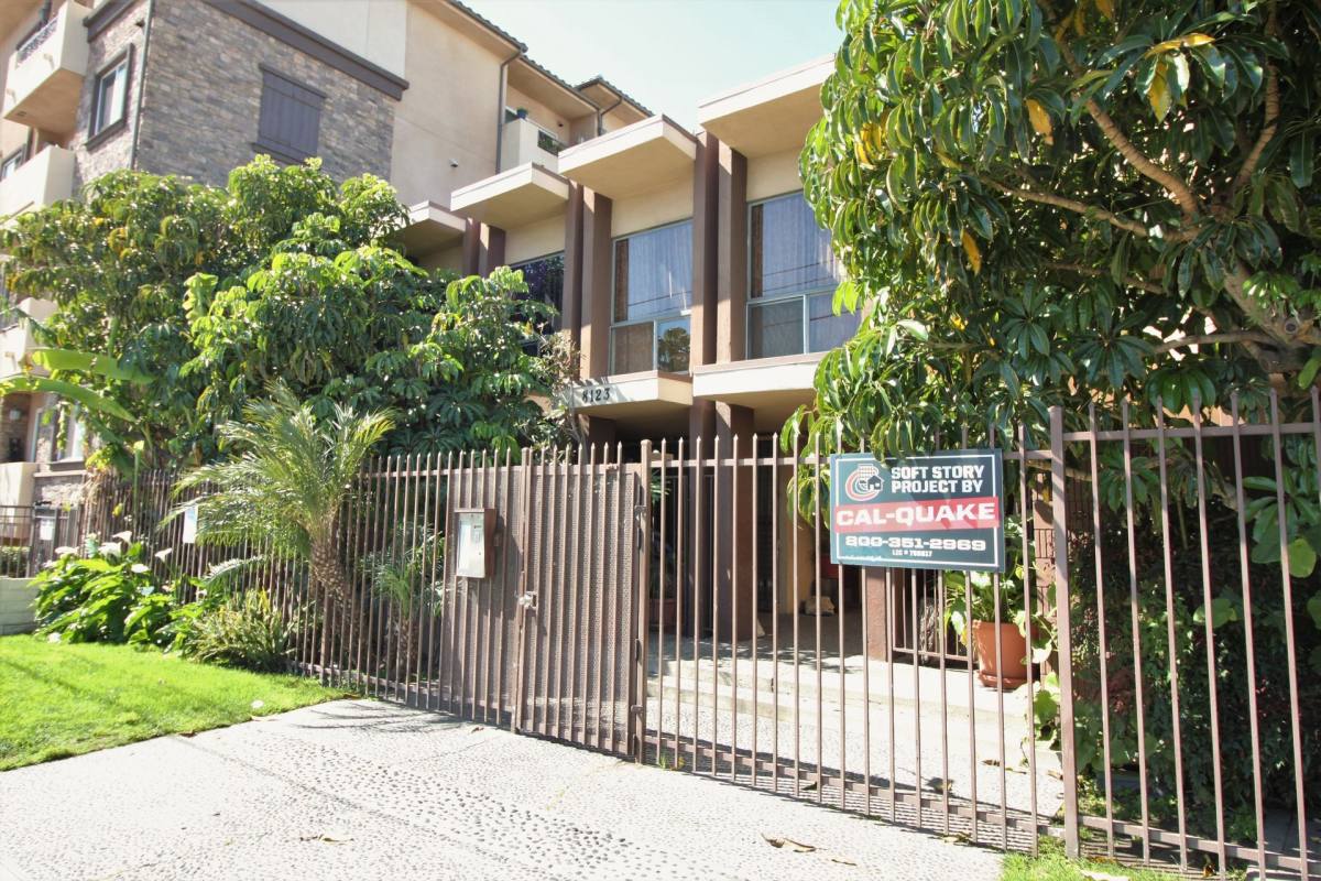 Apartment for rent at 8123 Sepulveda Blvd, Panorama City, CA 91402