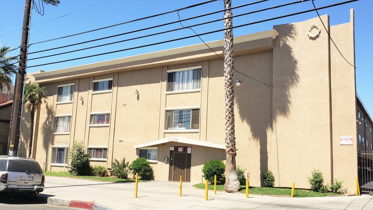 Apartment for rent at 9139 Sepulveda Blvd, North Hills, CA 91343