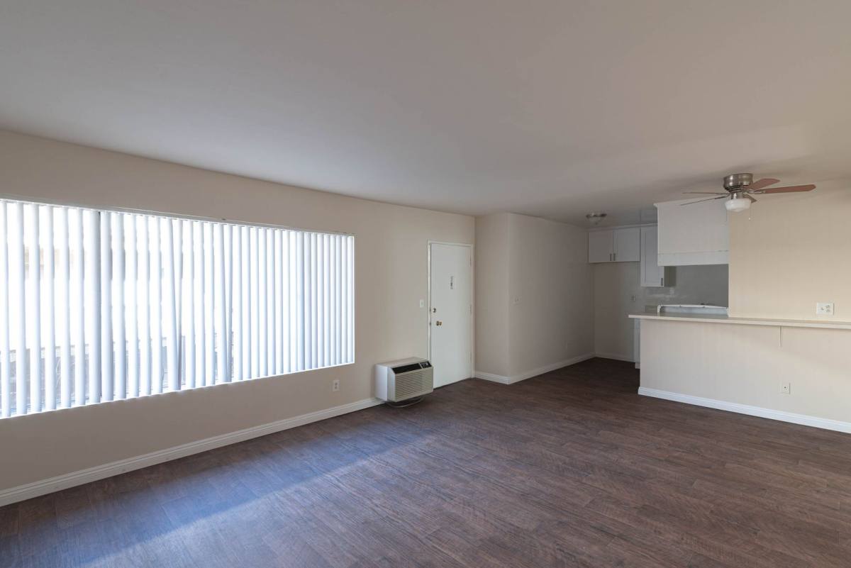 Apartment for rent at 9139 Sepulveda Blvd, North Hills, CA 91343