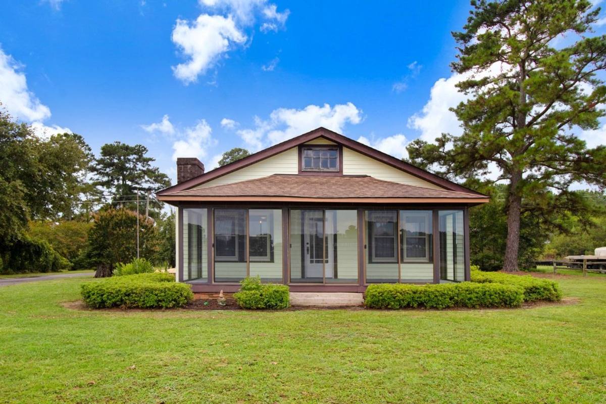 House for rent at 4856 US-Highway 70 Alt, Princeton, NC 27569