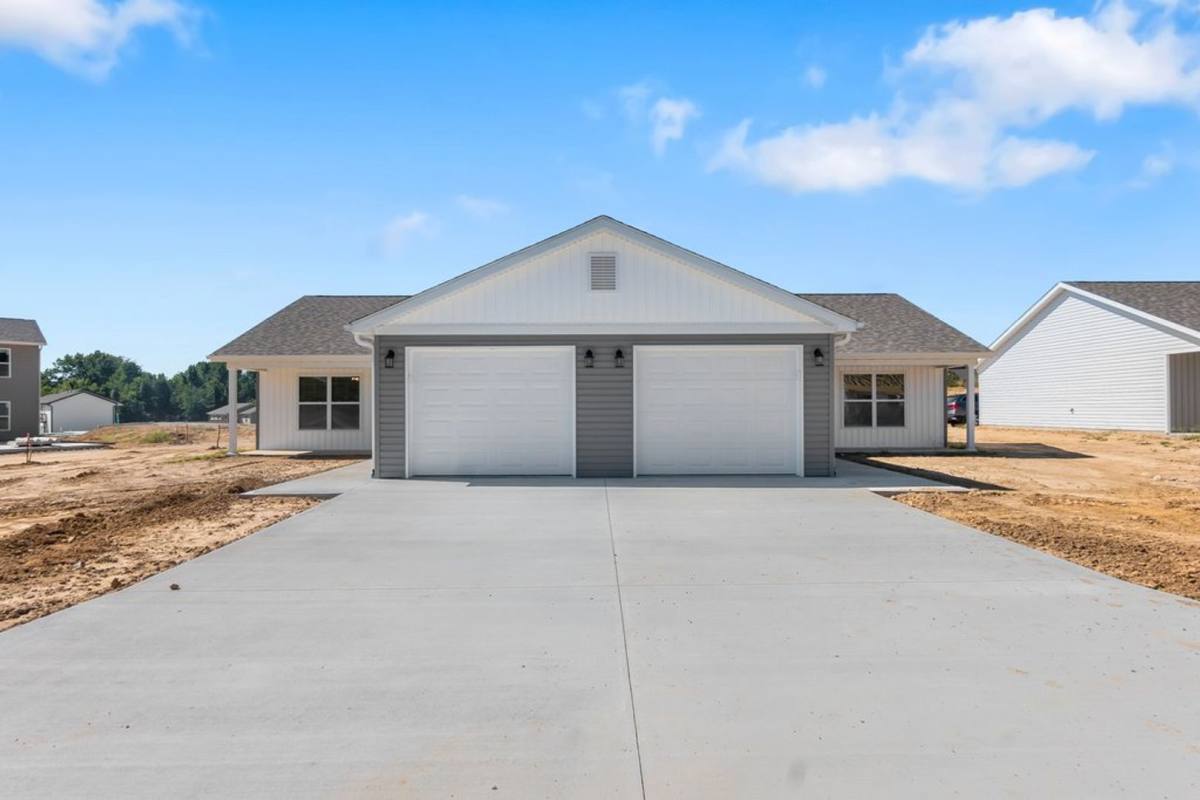 Apartment for rent at 849 851 Highland Point Dr, Jackson, MO 63755