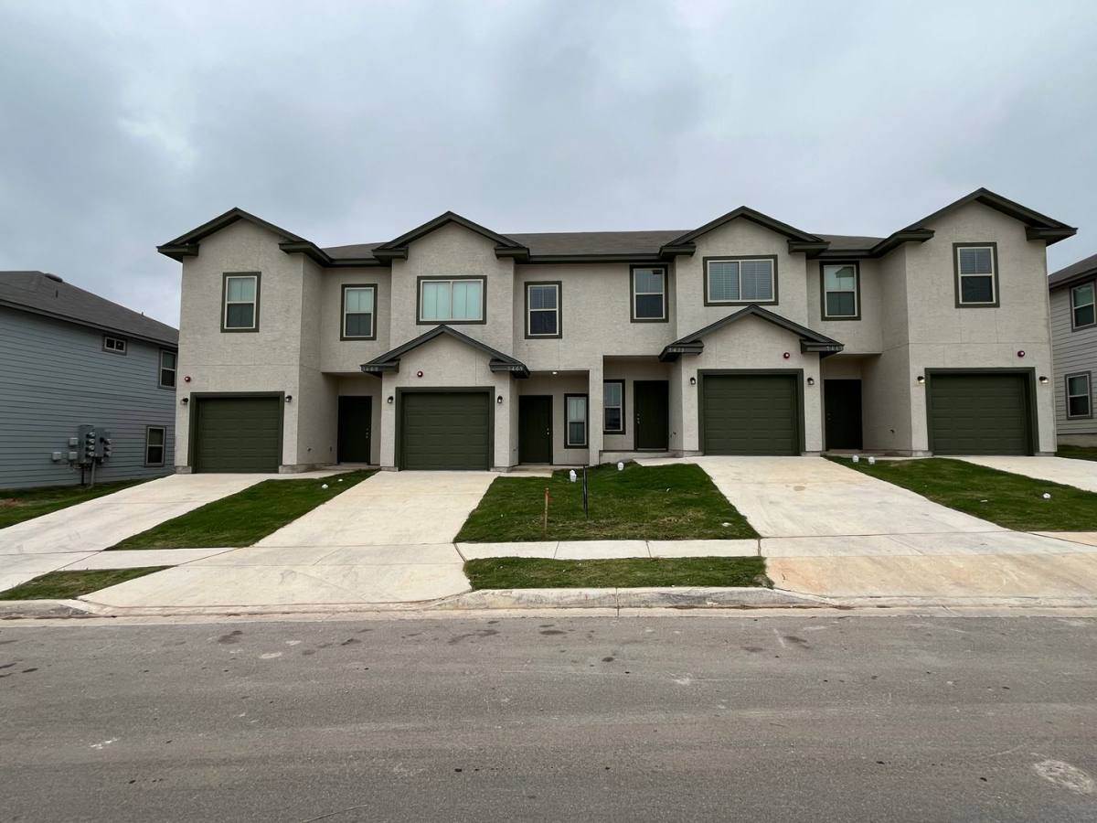 Townhouse for rent at 7409 Savannah Brooks, San Antonio, TX 78233