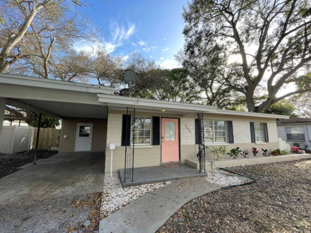 House for rent at 6490 34th Ave N, Saint Petersburg, FL 33710