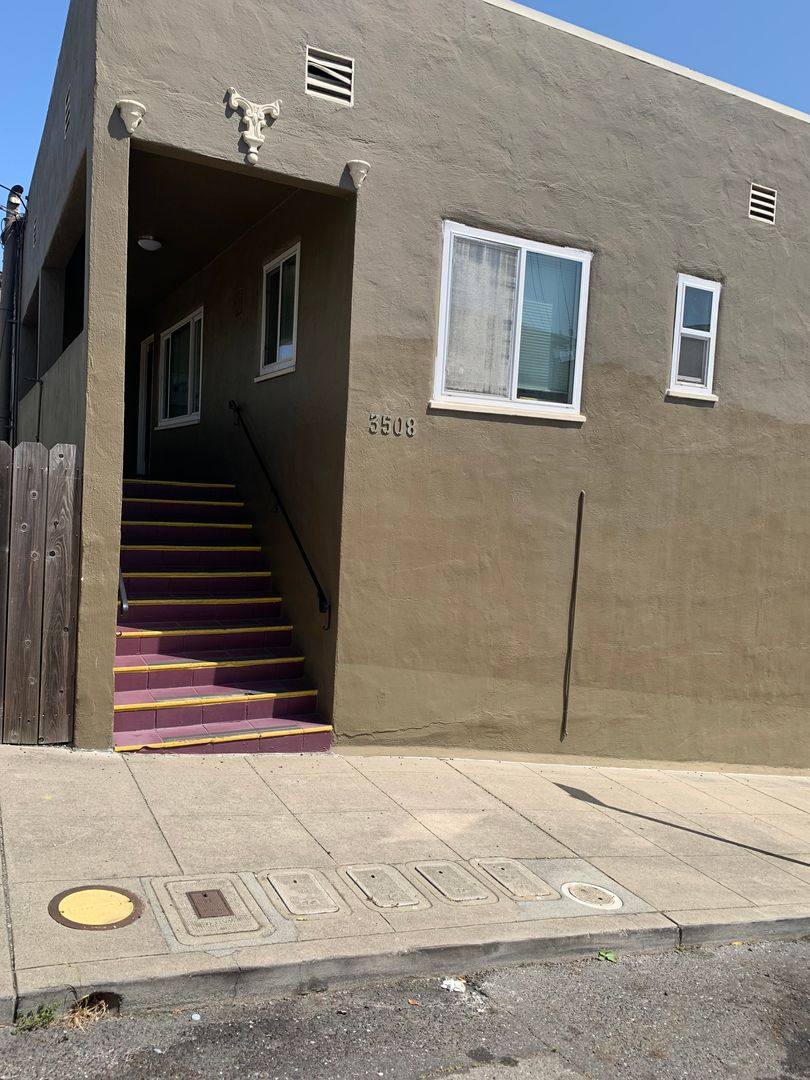 Apartment for rent at 1468-1474 Macarthur Blvd, Oakland, CA 94602