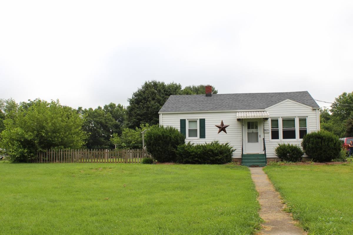 House for rent at 7671 S Main St, Mount Crawford, VA 22841