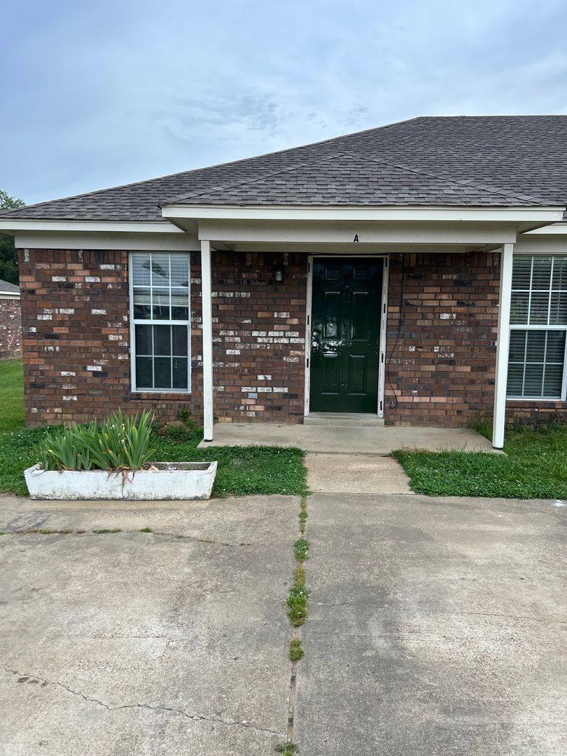 Apartment for rent at 304 Lisa Cove, Senatobia, MS 38668