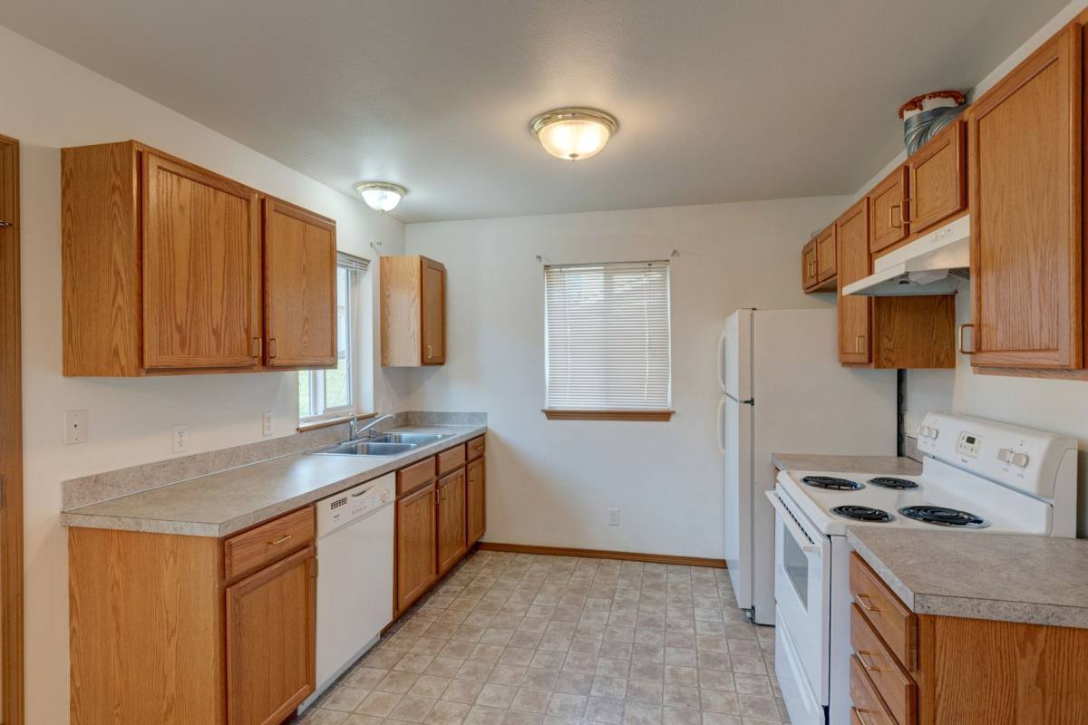 Apartment for rent at 1431 NW Falls Creek Loop, Oak Harbor, WA 98277